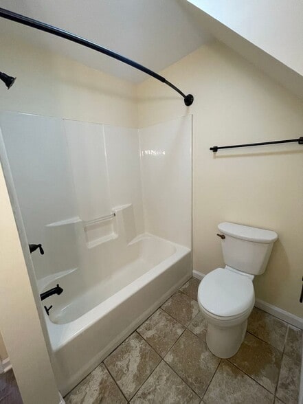 Building Photo - 68 Chase St