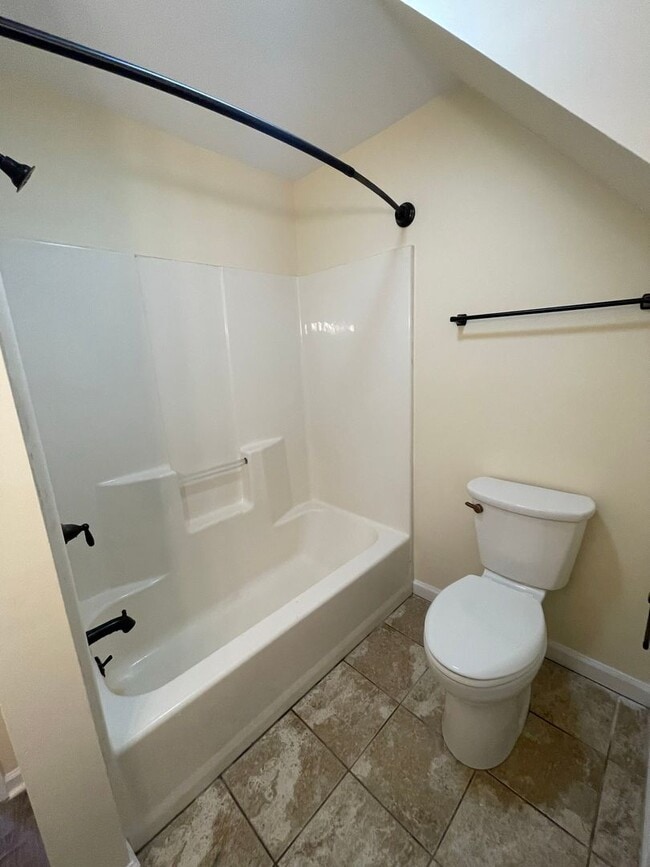 Building Photo - 68 Chase St