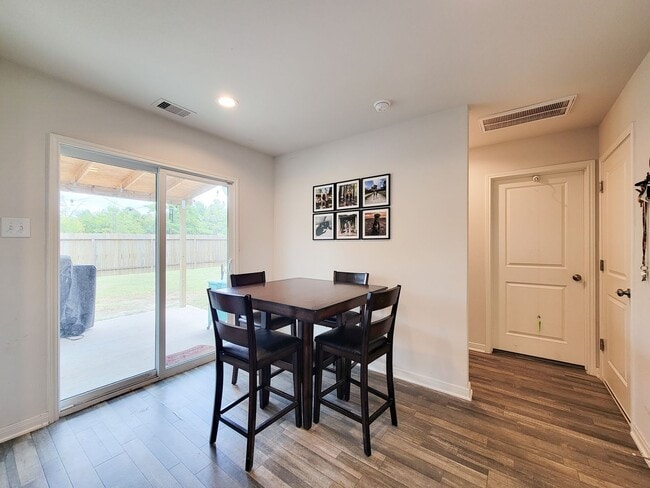 Building Photo - 2 Story Home in the Crown Point Community!...