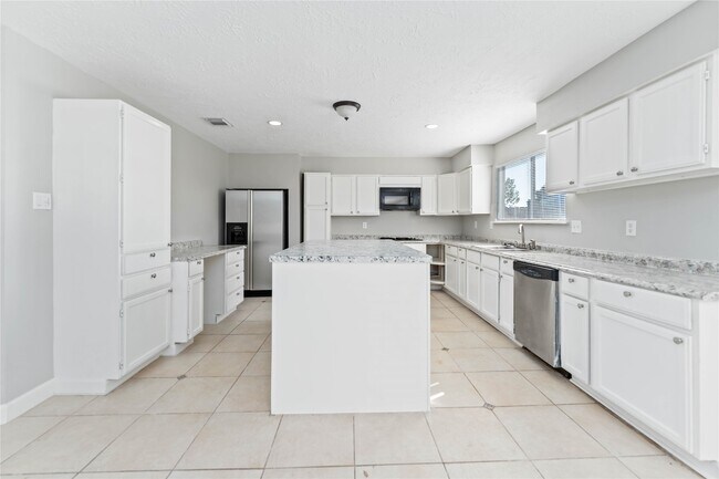 Building Photo - 703 Brookford Dr