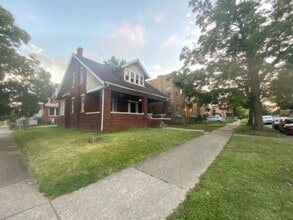 Building Photo - 1149 9th Ave