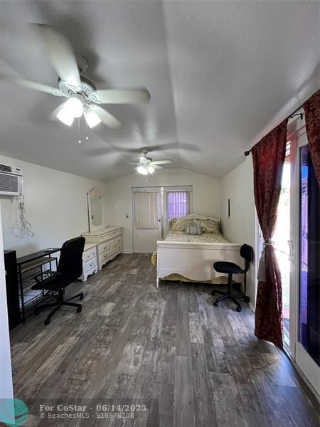 Building Photo - 242 NE 39th Ct