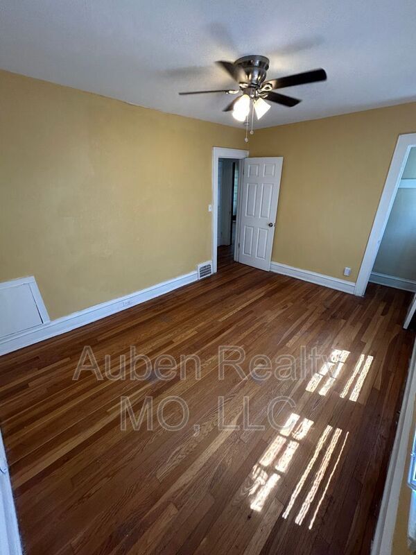 Building Photo - 5514 Harrison St
