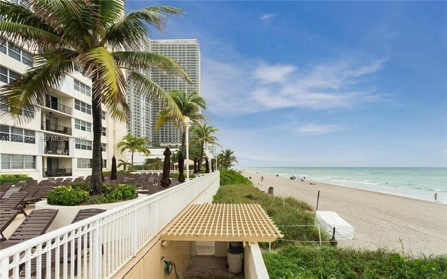 Building Photo - 1904 S Ocean Dr