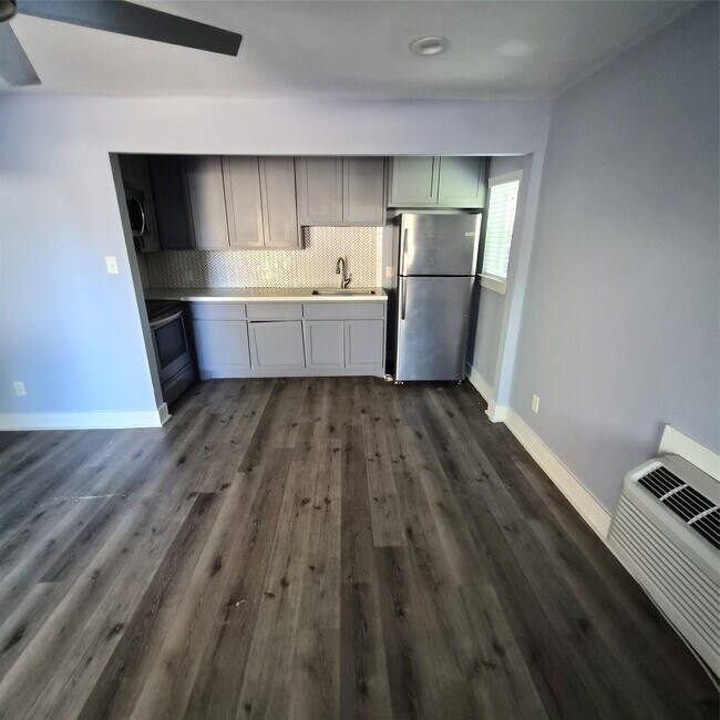 Building Photo - 1421 Marshall St