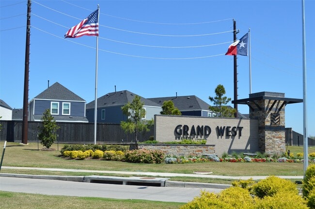 Building Photo - 10212 Berkeley Spgs Trl