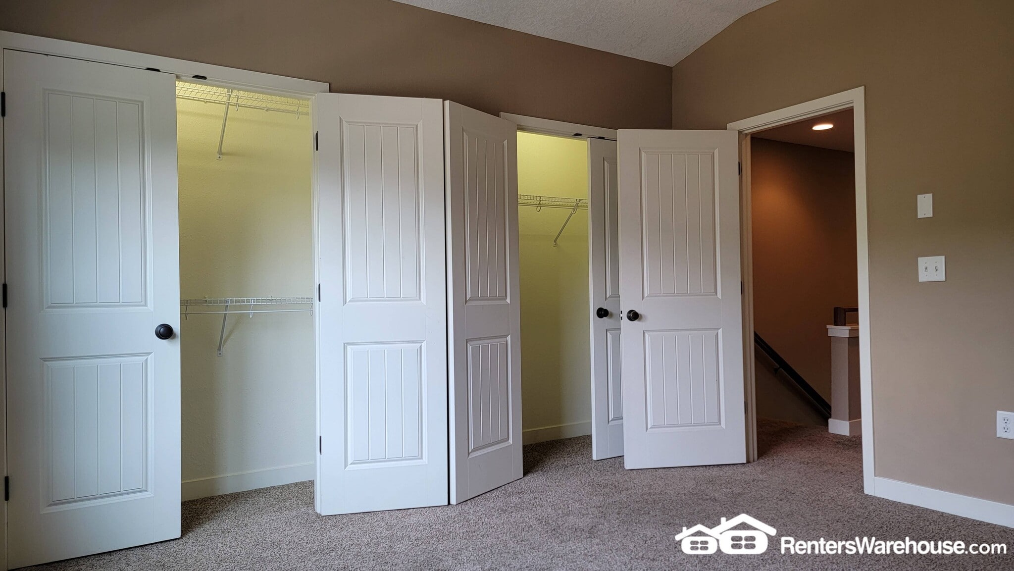 Building Photo - 2816 Lake Ave