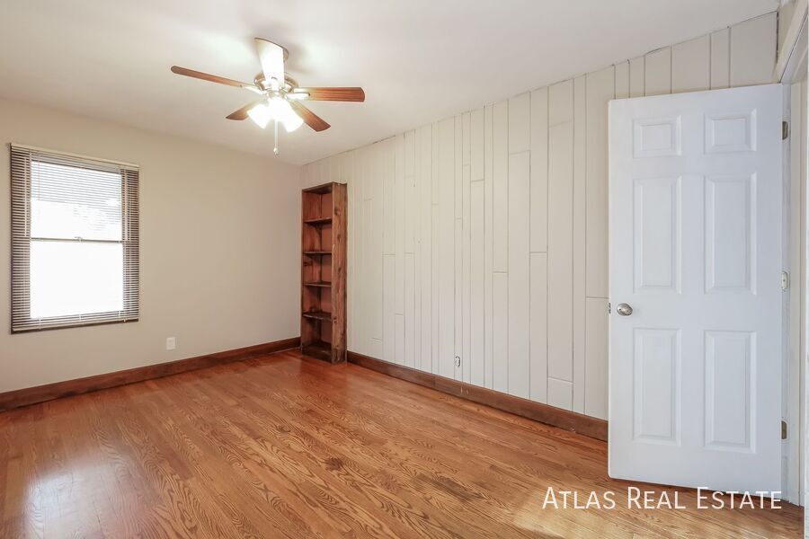 Building Photo - 4631 W 62nd Terrace