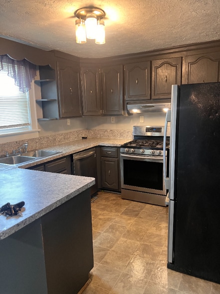 Building Photo - 6352 Edward St