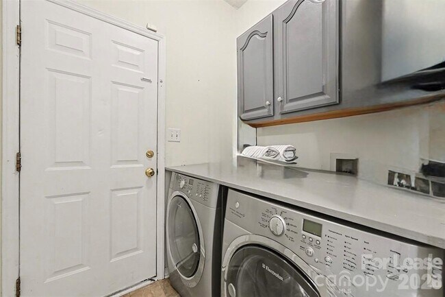 Building Photo - 13505 Gatestone Ln