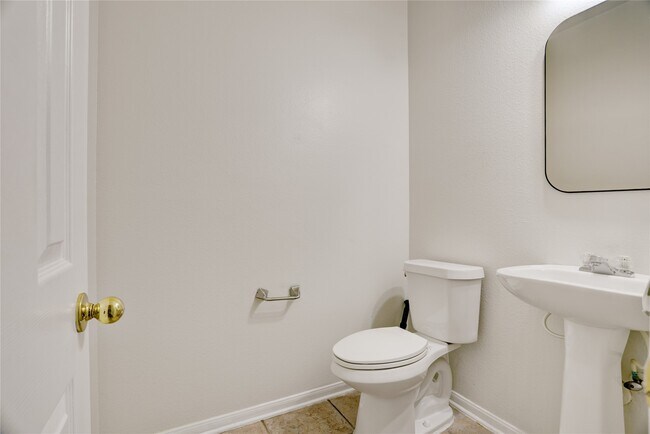 Building Photo - 2507 Willow Springs Ln