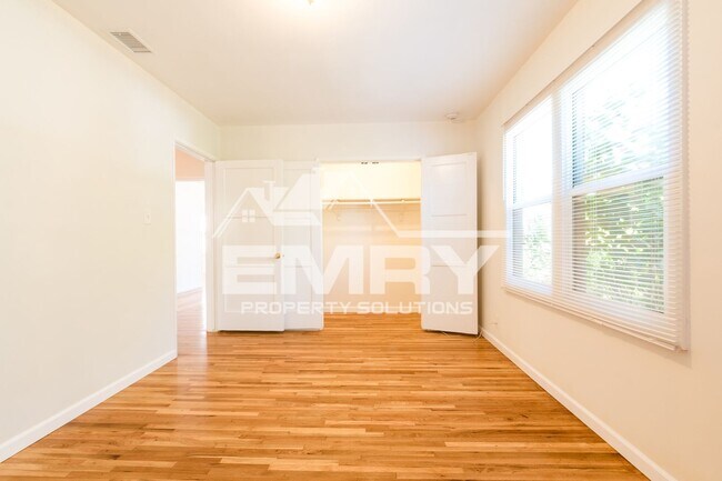 Building Photo - 4743 Levelside Ave
