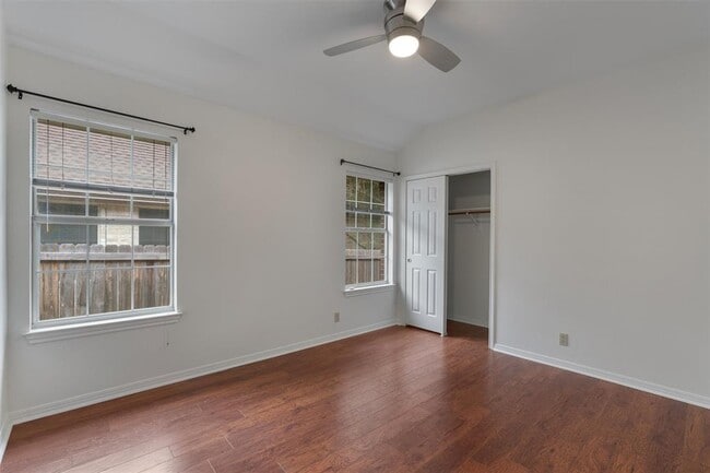 Building Photo - 7905 Henry Kinney Row