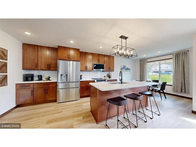Building Photo - 18001 Walnut Circle