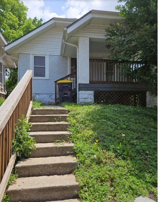 Primary Photo - Charming 1 bedroom, 1 bathroom Bungalow