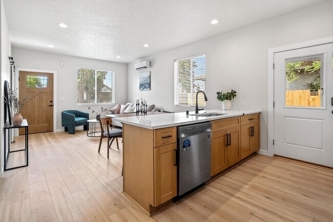 Building Photo - $2,500 - 3 Bed / 2 Bath Brand New Construc...