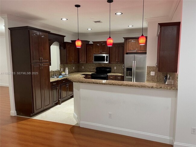 Building Photo - 425 NW 135th St