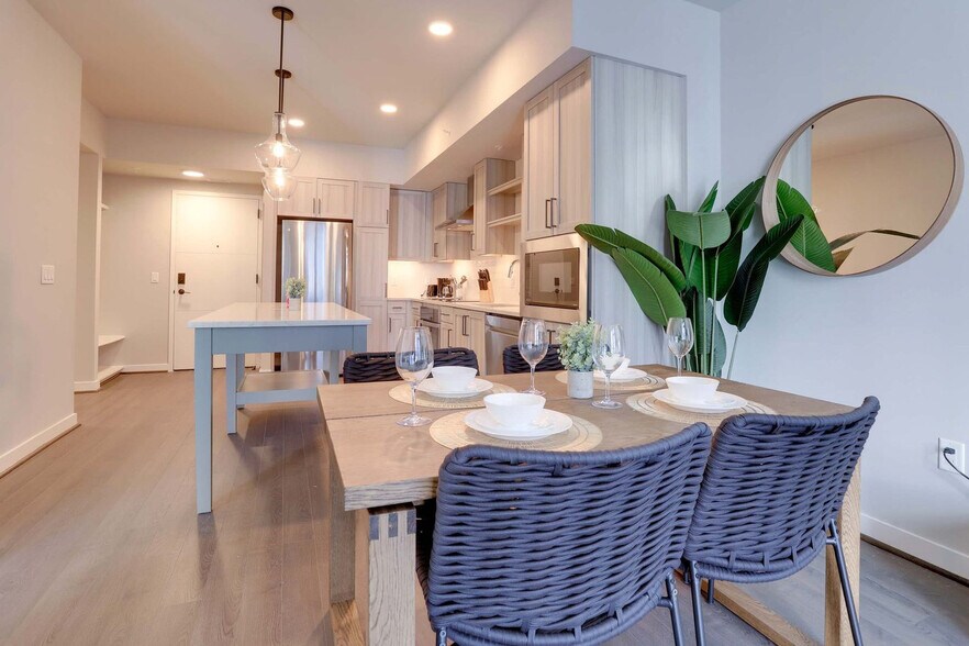 Building Photo - 1122 N Hudson St