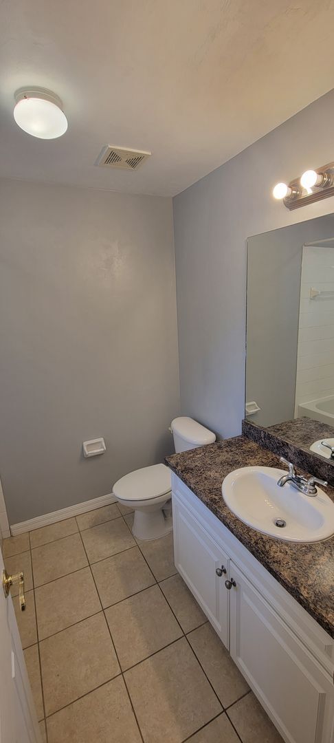 Building Photo - 1571 NW 29 Rd