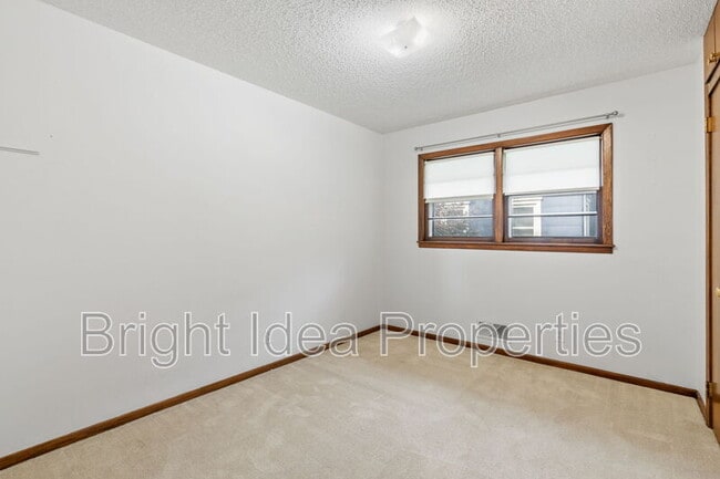 Building Photo - 1721 Sheridan Ave W