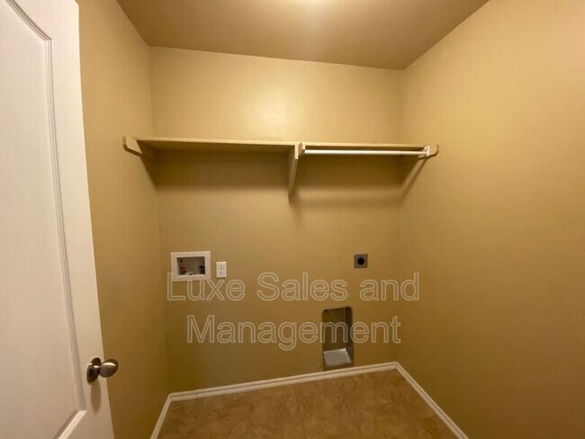 Building Photo - 2912 Thompson Farm Ln