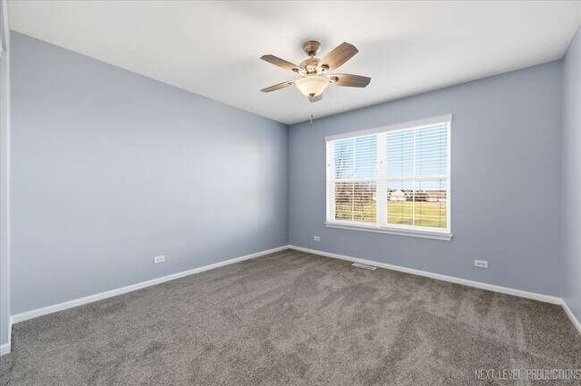 Building Photo - 472 Majestic Ln