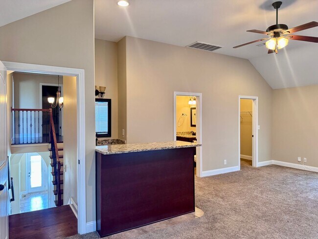 Building Photo - Beautiful Home Located in Farmington Subdivision. 3 Bedrooms, 3.5 baths, Bonus with Wet Bar!