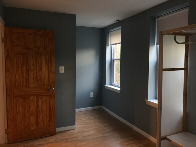 Building Photo - 32 W Montgomery St