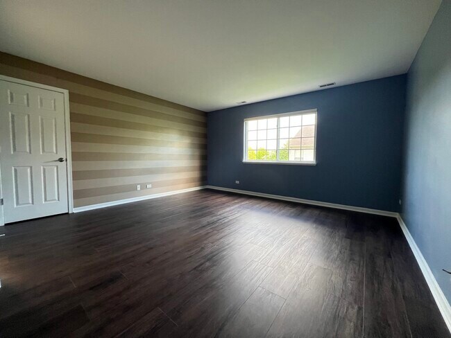 Building Photo - 3413 Blue Ridge Dr