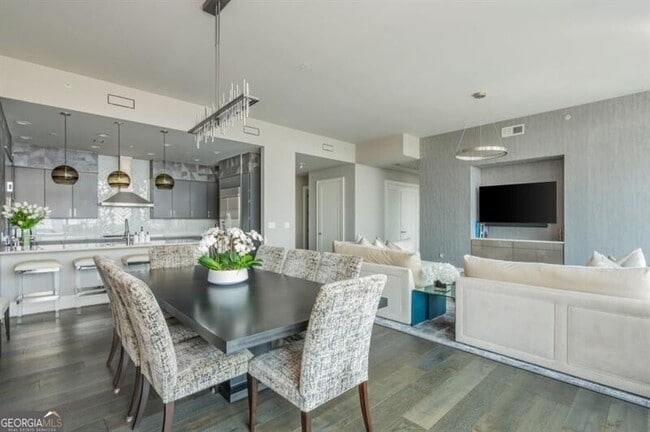 Building Photo - 1065 Peachtree St NE