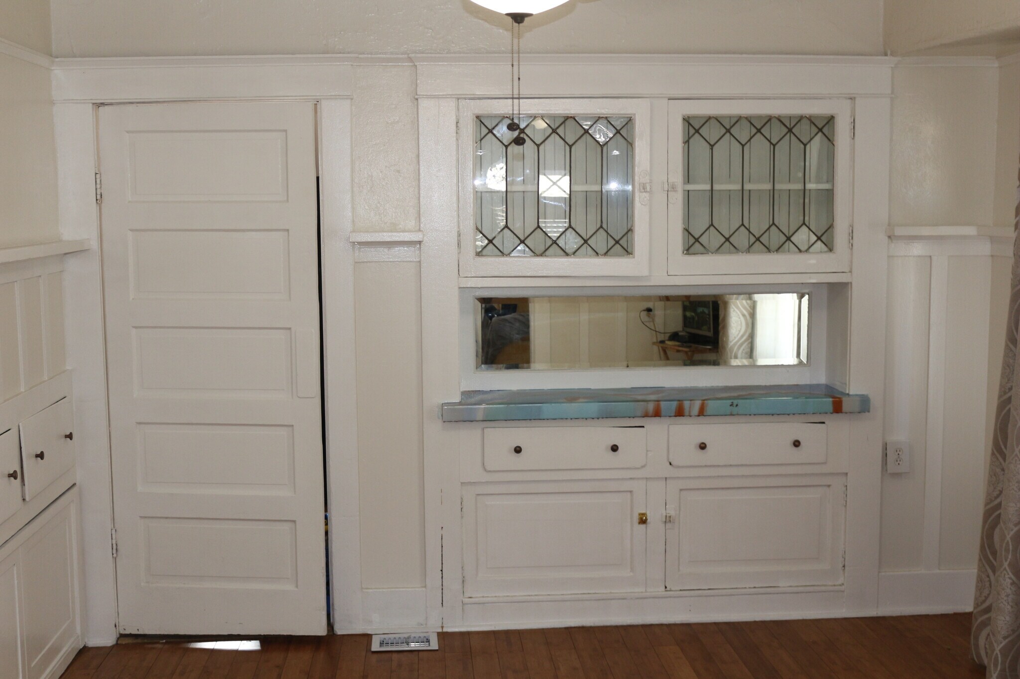 Building Photo - 240 E 23rd St