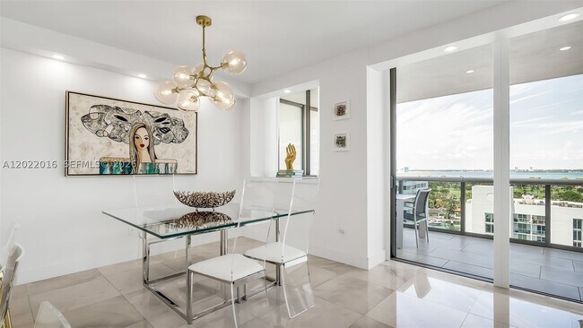 Building Photo - 5875 Collins Ave