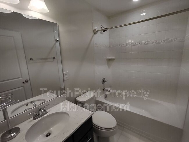 Building Photo - 4073 Zilker Park Dr