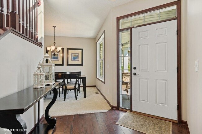 Entrance - 4505 Yellowstone Ln N