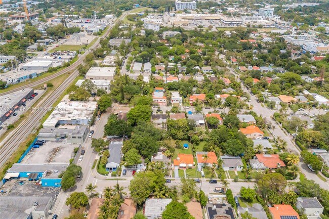 Building Photo - 429 NE 73rd St