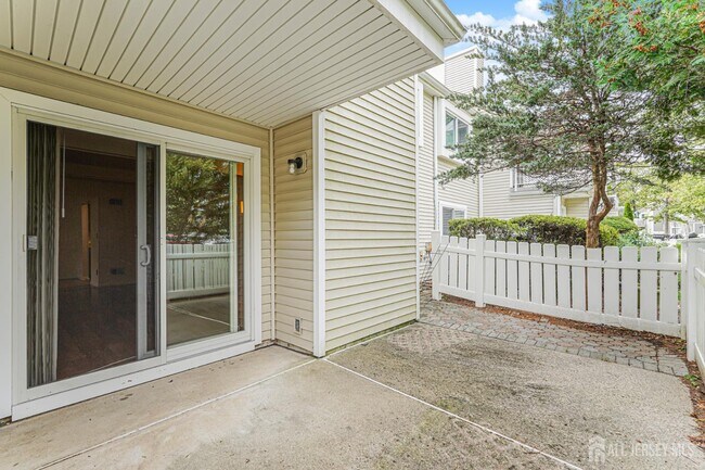 Building Photo - 33 Foxtail Ln