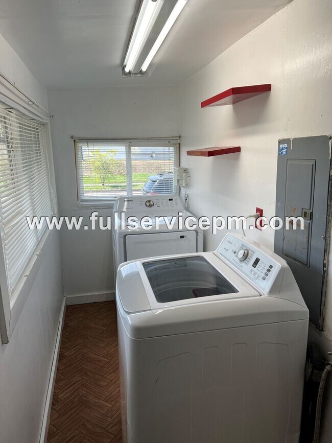 Building Photo - Wonderful corner lot home.