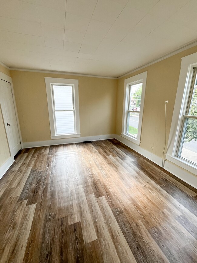 Building Photo - 416 Coffeen St