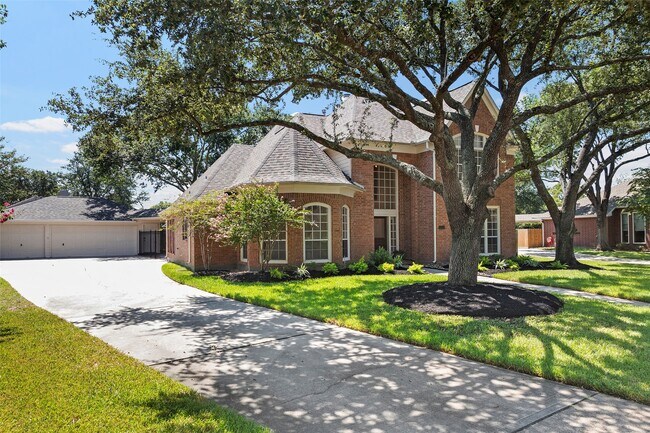 Building Photo - 15106 Vista Heights Dr