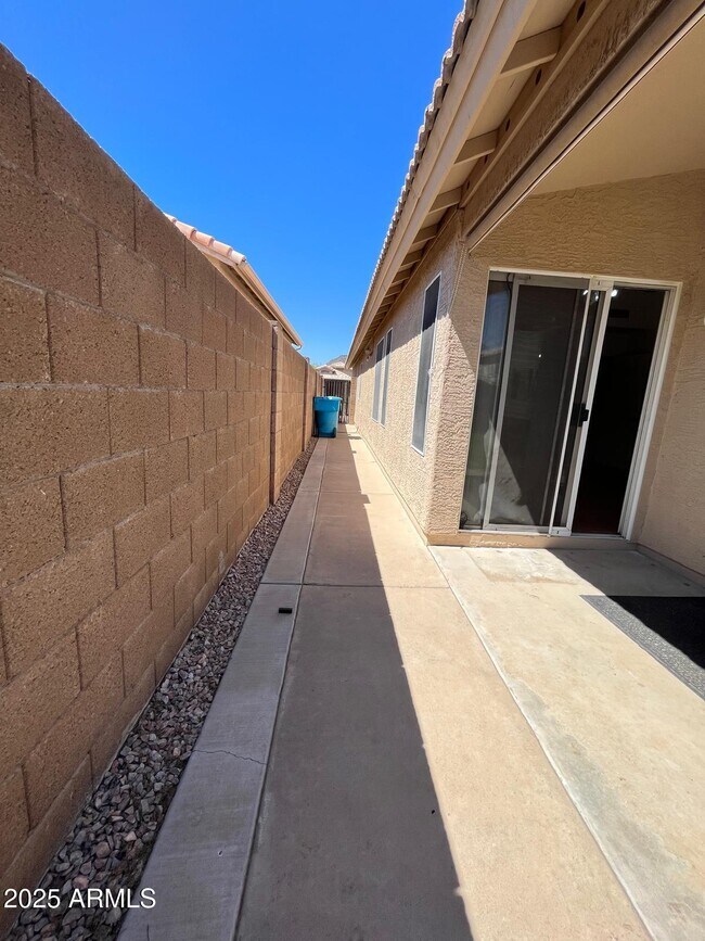 Building Photo - 5023 W Kristal Way