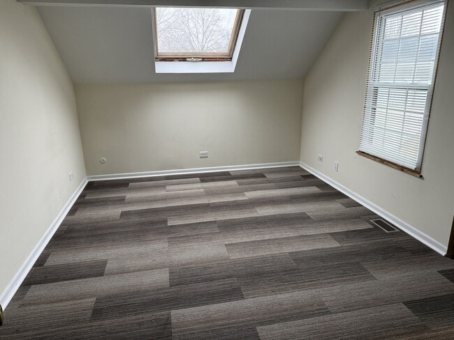 Building Photo - 704 Wakefield Rd