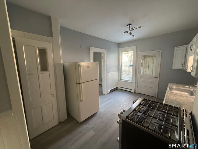 Building Photo - 240 Madison Ave