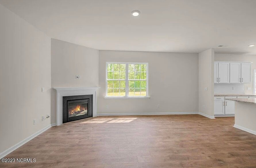 Building Photo - 1227 Middlecrest Dr