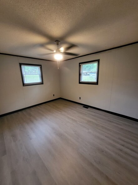Bedroom - 3373 Loop Rd
