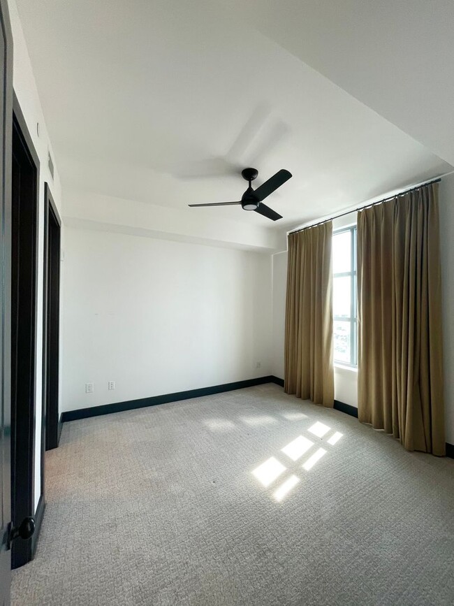 Building Photo - Gorgeous two bedroom newly built condominium at the Gadsden