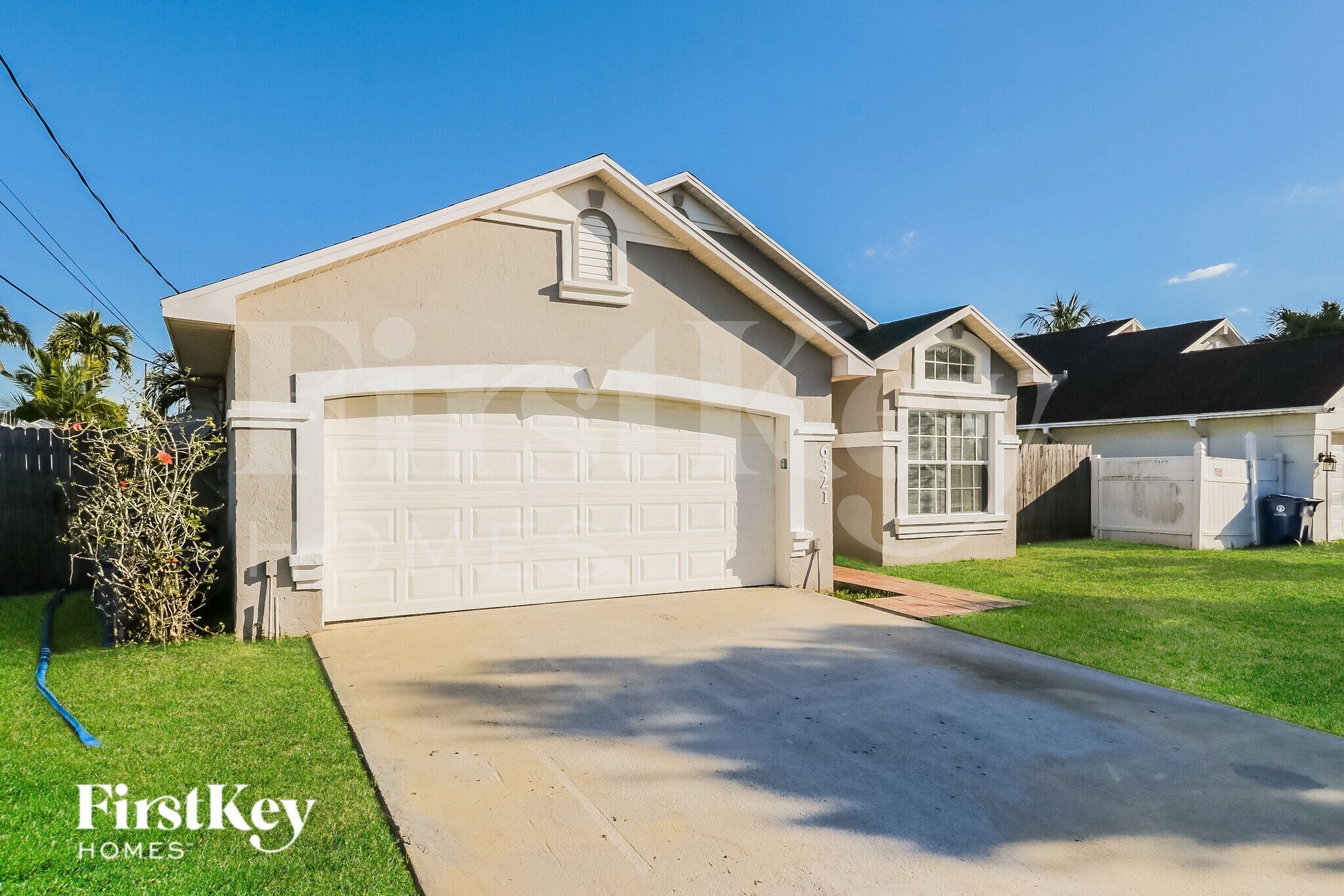 Building Photo - 6321 Hollywood St