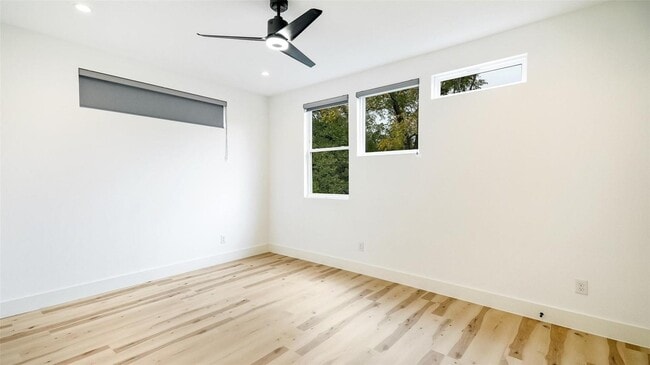 Building Photo - 2318 Arroyo Ave