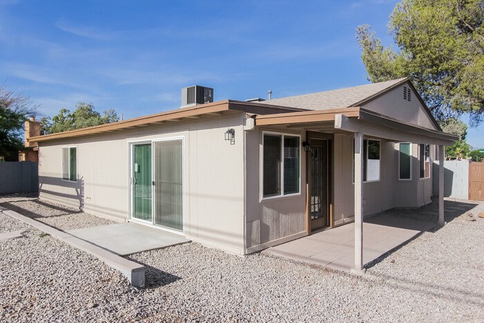 Building Photo - 6080 S Springbrook Dr