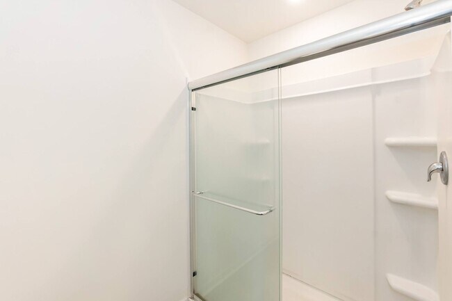 Building Photo - Spacious 4-Bedroom Home with Open Layout
