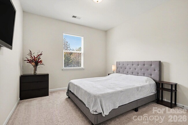 Building Photo - 4444 Fls Lk Dr S W